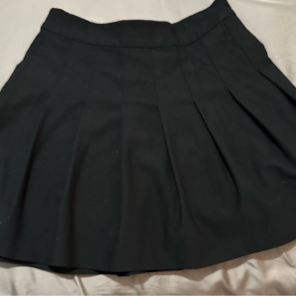Aritzia Sunday best olive skirt - Picture 6 of 9